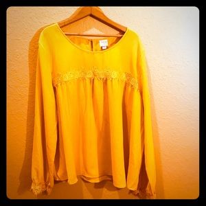 Gold/Yellow Top With Lace Detail Size Large